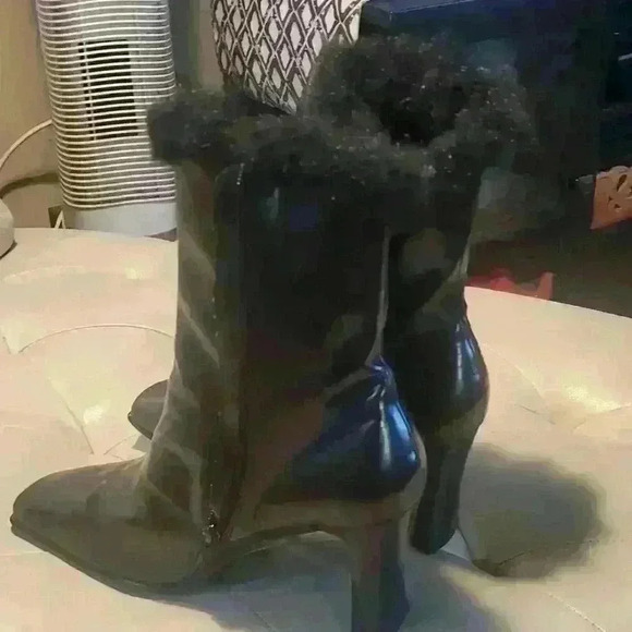 BFY Faux Fur Black Boots sz 10 - Picture 4 of 4